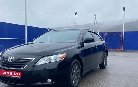 Toyota Camry, 2008 год, 680 000 рублей, 2 фотография