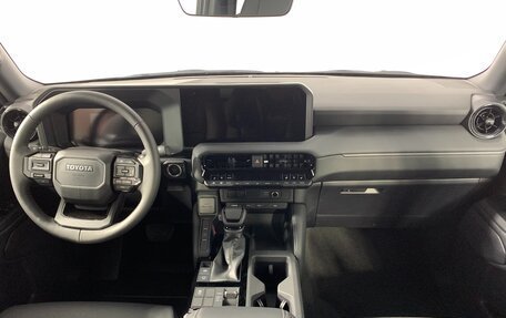Toyota Land Cruiser Prado, 2024 год, 9 290 000 рублей, 14 фотография