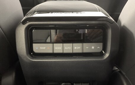Toyota Land Cruiser Prado, 2024 год, 9 290 000 рублей, 25 фотография