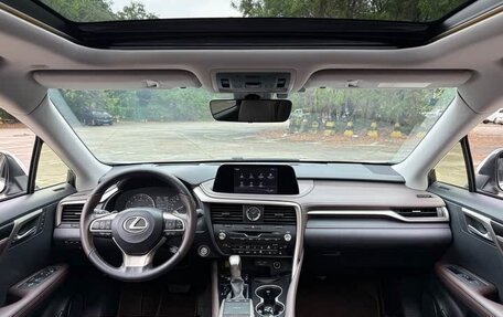 Lexus RX IV рестайлинг, 2022 год, 4 670 000 рублей, 8 фотография