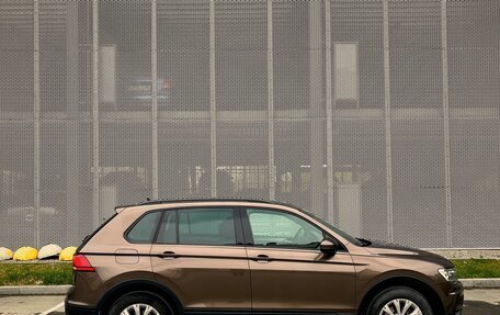 Volkswagen Tiguan II, 2019 год, 2 300 000 рублей, 2 фотография