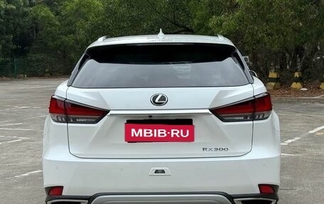 Lexus RX IV рестайлинг, 2022 год, 4 670 000 рублей, 6 фотография
