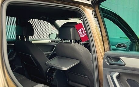 Volkswagen Tiguan II, 2019 год, 2 300 000 рублей, 11 фотография