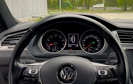 Volkswagen Tiguan II, 2019 год, 2 300 000 рублей, 17 фотография