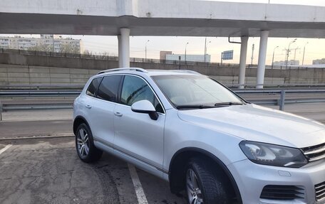 Volkswagen Touareg III, 2011 год, 2 300 000 рублей, 2 фотография