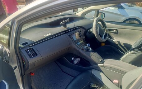 Toyota Prius, 2010 год, 1 100 000 рублей, 7 фотография