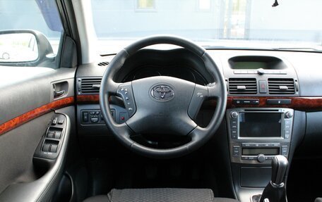 Toyota Avensis III рестайлинг, 2004 год, 750 000 рублей, 8 фотография