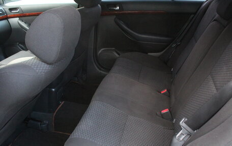 Toyota Avensis III рестайлинг, 2004 год, 750 000 рублей, 10 фотография