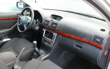 Toyota Avensis III рестайлинг, 2004 год, 750 000 рублей, 5 фотография