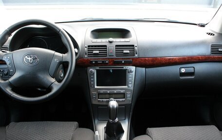 Toyota Avensis III рестайлинг, 2004 год, 750 000 рублей, 9 фотография