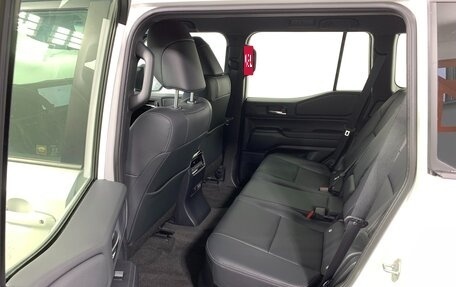 Toyota Land Cruiser Prado, 2024 год, 9 290 000 рублей, 12 фотография