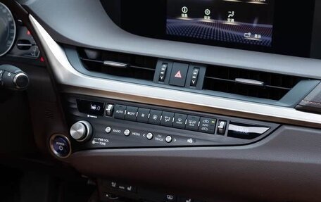 Lexus ES VII, 2021 год, 4 570 000 рублей, 10 фотография