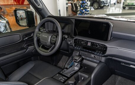 Toyota Land Cruiser Prado, 2024 год, 9 290 000 рублей, 17 фотография