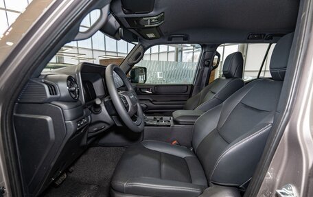 Toyota Land Cruiser Prado, 2024 год, 9 290 000 рублей, 13 фотография
