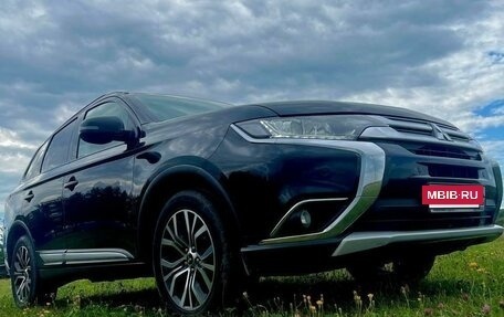 Mitsubishi Outlander III рестайлинг 3, 2016 год, 1 950 000 рублей, 12 фотография