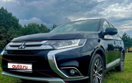 Mitsubishi Outlander III рестайлинг 3, 2016 год, 1 950 000 рублей, 8 фотография