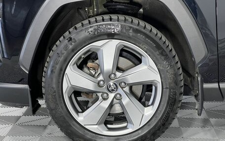 Toyota RAV4, 2022 год, 3 380 000 рублей, 10 фотография