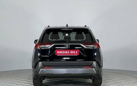 Toyota RAV4, 2022 год, 3 380 000 рублей, 6 фотография