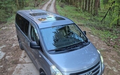 Hyundai Grand Starex Grand Starex I рестайлинг 2, 2017 год, 2 750 000 рублей, 1 фотография