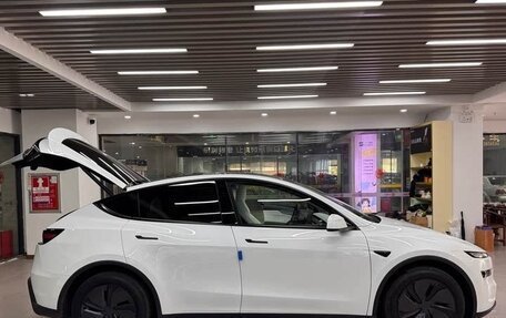 Tesla Model Y I, 2025 год, 5 170 000 рублей, 13 фотография