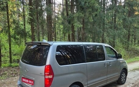 Hyundai Grand Starex Grand Starex I рестайлинг 2, 2017 год, 2 750 000 рублей, 5 фотография