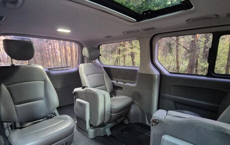 Hyundai Grand Starex Grand Starex I рестайлинг 2, 2017 год, 2 750 000 рублей, 18 фотография