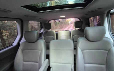 Hyundai Grand Starex Grand Starex I рестайлинг 2, 2017 год, 2 750 000 рублей, 27 фотография