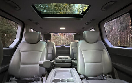 Hyundai Grand Starex Grand Starex I рестайлинг 2, 2017 год, 2 750 000 рублей, 19 фотография
