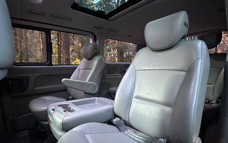 Hyundai Grand Starex Grand Starex I рестайлинг 2, 2017 год, 2 750 000 рублей, 26 фотография