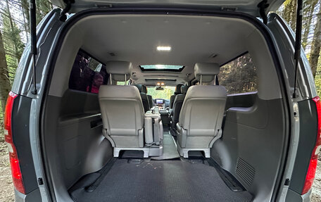 Hyundai Grand Starex Grand Starex I рестайлинг 2, 2017 год, 2 750 000 рублей, 28 фотография