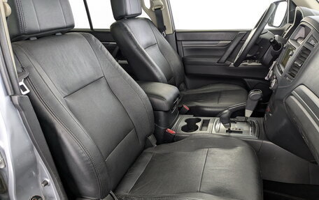 Mitsubishi Pajero IV, 2013 год, 1 850 000 рублей, 25 фотография