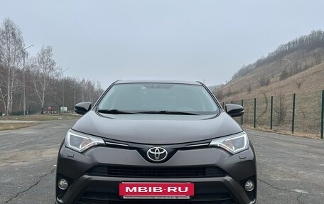 Toyota RAV4, 2018 год, 2 450 000 рублей, 2 фотография