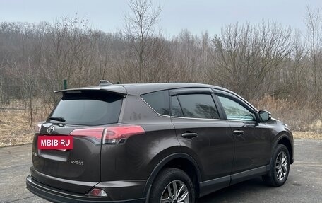 Toyota RAV4, 2018 год, 2 450 000 рублей, 5 фотография