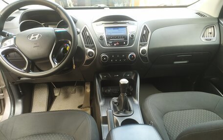 Hyundai ix35 I рестайлинг, 2012 год, 1 049 000 рублей, 4 фотография