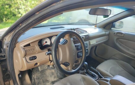 Dodge Stratus II, 2002 год, 150 000 рублей, 5 фотография