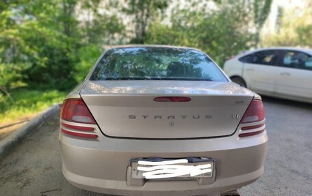 Dodge Stratus II, 2002 год, 150 000 рублей, 3 фотография
