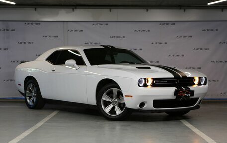 Dodge Challenger III рестайлинг 2, 2016 год, 3 100 000 рублей, 1 фотография