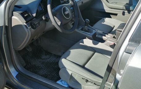 Audi A4, 2003 год, 550 000 рублей, 9 фотография
