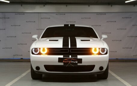 Dodge Challenger III рестайлинг 2, 2016 год, 3 100 000 рублей, 2 фотография