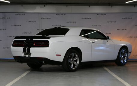 Dodge Challenger III рестайлинг 2, 2016 год, 3 100 000 рублей, 7 фотография