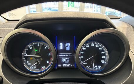 Toyota Land Cruiser Prado 150 рестайлинг 2, 2015 год, 3 250 000 рублей, 25 фотография