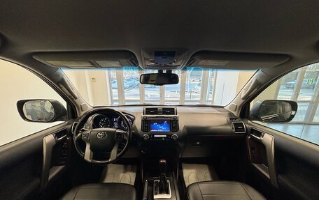 Toyota Land Cruiser Prado 150 рестайлинг 2, 2015 год, 3 250 000 рублей, 33 фотография