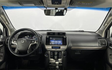Toyota Land Cruiser Prado 150 рестайлинг 2, 2018 год, 5 361 000 рублей, 15 фотография
