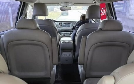 KIA Carnival III, 2018 год, 1 250 000 рублей, 2 фотография