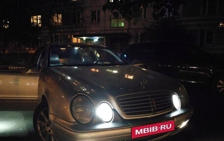 Mercedes-Benz CLK-Класс, 2000 год, 320 000 рублей, 6 фотография