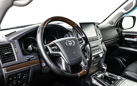 Toyota Land Cruiser 200, 2018 год, 8 550 000 рублей, 13 фотография