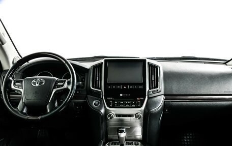 Toyota Land Cruiser 200, 2018 год, 8 550 000 рублей, 11 фотография