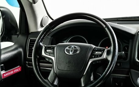 Toyota Land Cruiser 200, 2018 год, 8 550 000 рублей, 17 фотография