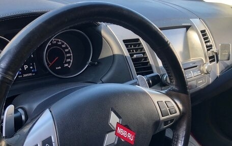 Mitsubishi Outlander III рестайлинг 3, 2011 год, 995 000 рублей, 7 фотография