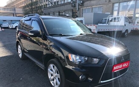 Mitsubishi Outlander III рестайлинг 3, 2011 год, 995 000 рублей, 2 фотография